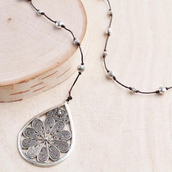 Filigree Teardrop Alloy Necklace