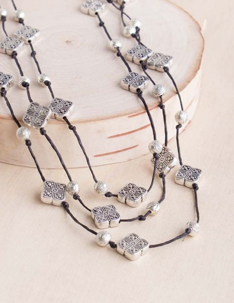 Triple Strand Quatrafoil Alloy Necklace